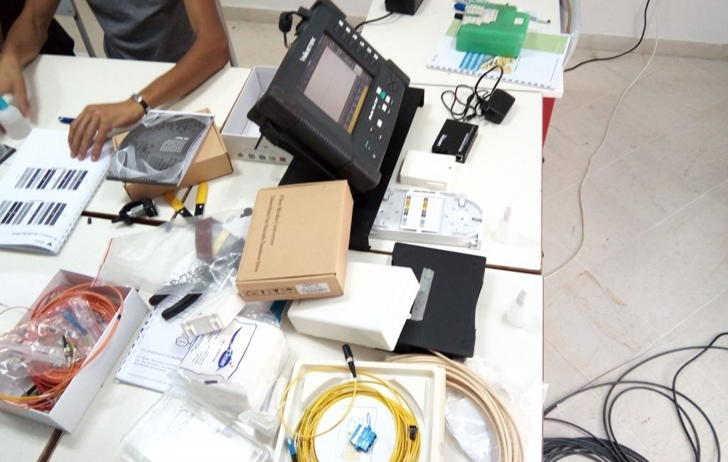 formation fibre optique (8), raccordement, mesure, test, réflectomètre